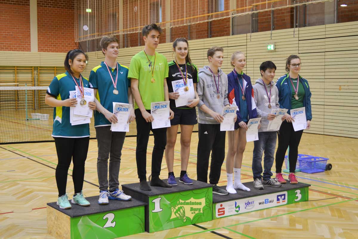 Im GD U17 holten sich Melanie und Janne Gold - Fünffaches Gold für den Flechtinger SV bei den Regionalmeisterschaften 2019 in Burg (Badminton Flechtingen)